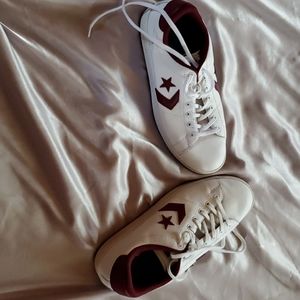 Like new womens converse all star size 9
